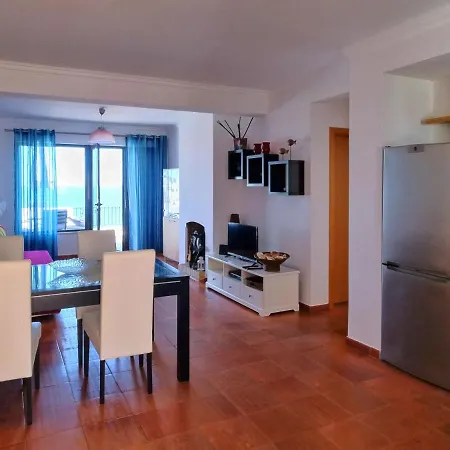 Isabel Sea View Apartment
