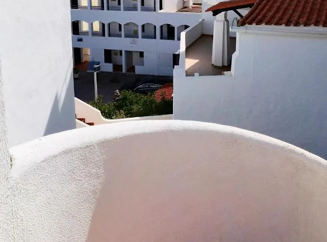 Isabel Sea View 아파트